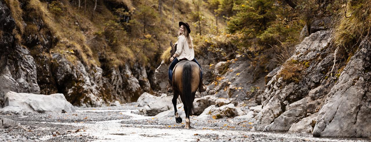 Qaszu unter dem Sattel